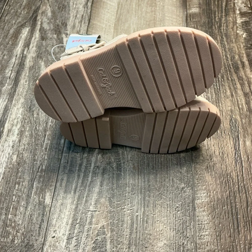 Cat & Jack Kids Cream Buckle Ankle Boots Size 9